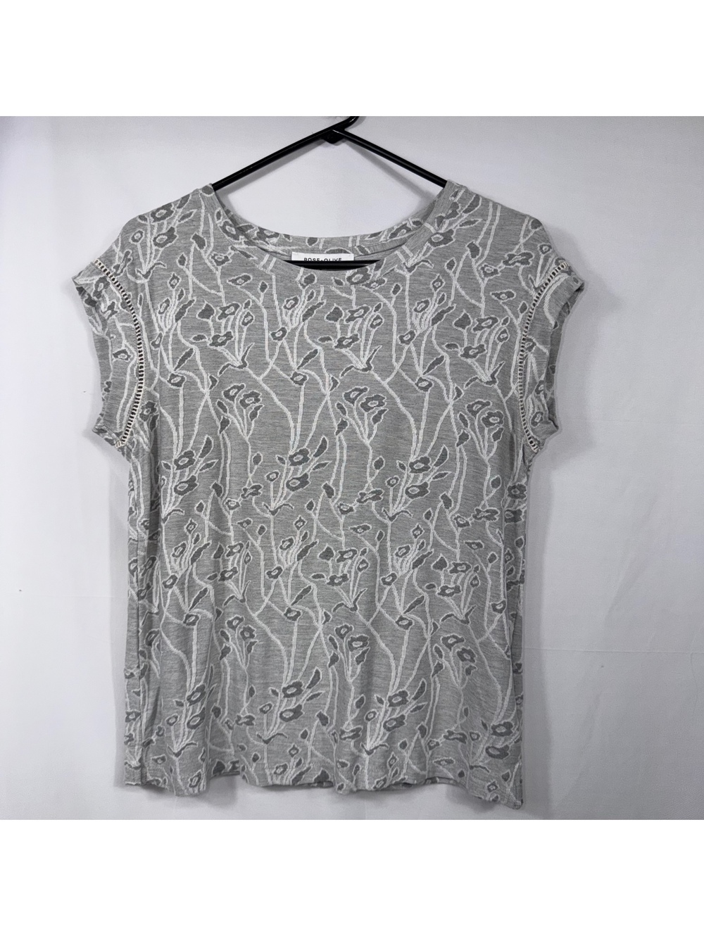 Rose + Olive Gray Floral Knit Top Size M